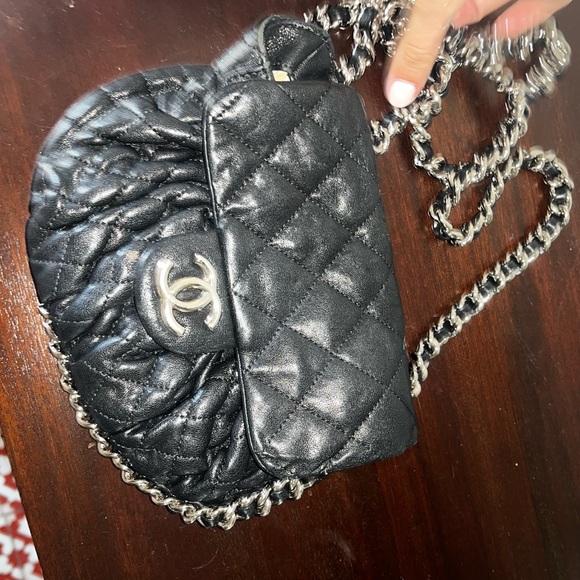 Chanel Chain Around Leather Crossbody. Washed Lambskin. - Picture 5 of 9